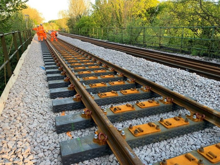 Fabricarán durmientes sintéticos para la red ferroviaria de cargas 7 Fabricarán durmientes sintéticos para la red ferroviaria de cargas