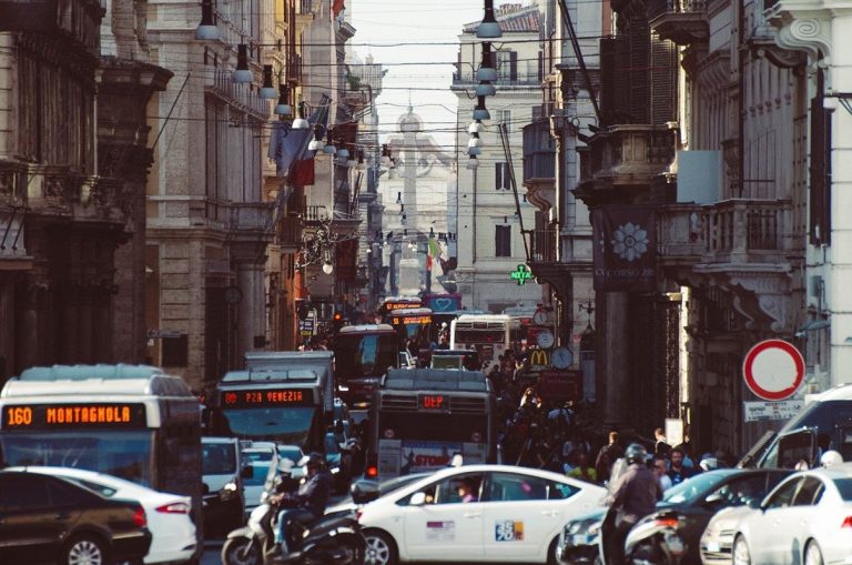 Por qué los europeos siguen eligiendo el auto sobre el transporte público 8 Por qué los europeos siguen eligiendo el auto sobre el transporte público