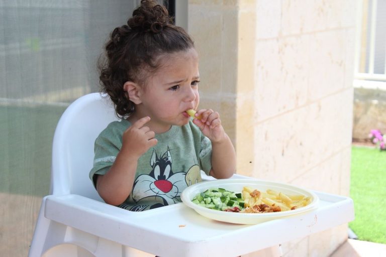Qué hacer para que los niños coman más saludablemente 1 Qué hacer para que los niños coman más saludablemente