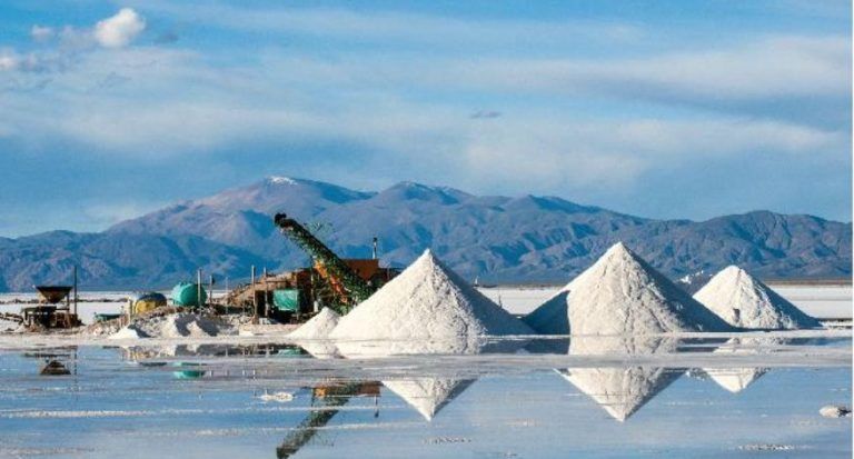 Del petróleo a los minerales: la nueva dependencia de la transición energética