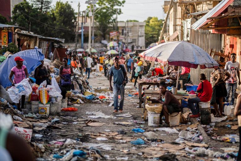 La basura que se come a Haití