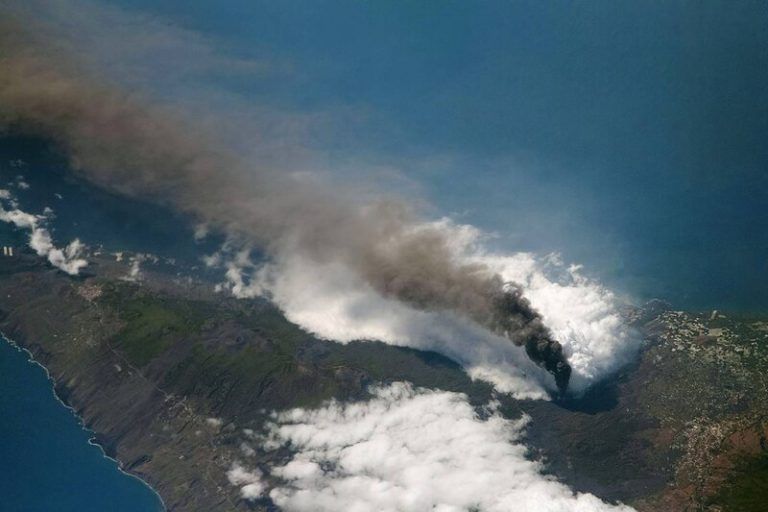 El ‘fuego’ del volcán de La Palma gana un concurso fotográfico de la NASA 4 El ‘fuego’ del volcán de La Palma gana un concurso fotográfico de la NASA