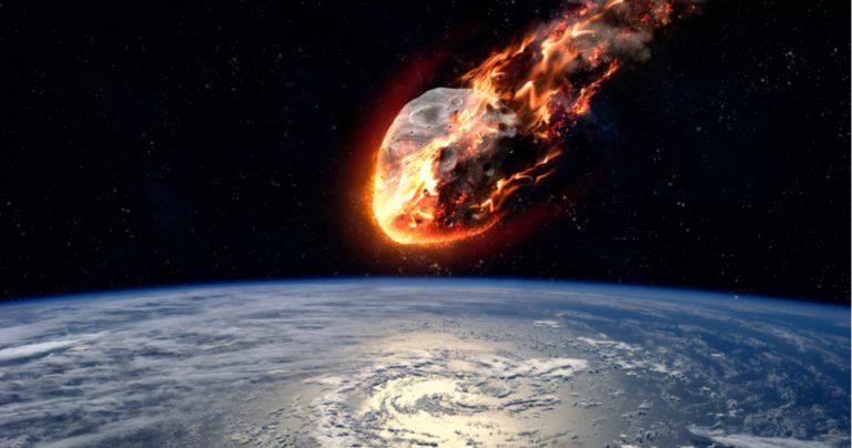 Otro gigantesco asteroide "potencialmente peligroso" pasará cerca de la Tierra 2 Otro gigantesco asteroide «potencialmente peligroso» pasará cerca de la Tierra