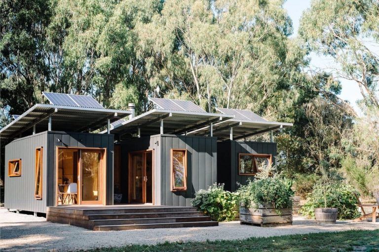 Casa modular solar construida con 3 contenedores marítimos 1 Casa modular solar construida con 3 contenedores marítimos