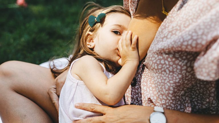 La lactancia materna prolongada protege contra la obesidad en la edad adulta 9 La lactancia materna prolongada protege contra la obesidad en la edad adulta