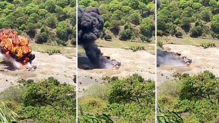 Helicópteros militares de Perú destruyen maquinaria usada para minería ilegal en frontera con Ecuador 8 Helicópteros militares de Perú destruyen maquinaria usada para minería ilegal en frontera con Ecuador