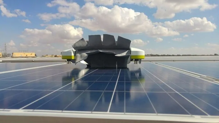 Estos robots automatizados pueden construir enormes granjas solares 3 Estos robots automatizados pueden construir enormes granjas solares