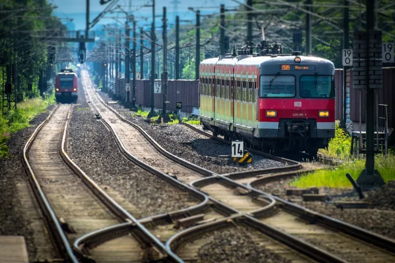 Invertir en transporte sostenible sería además económico