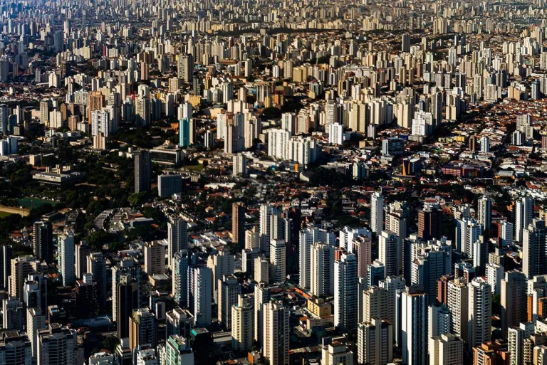 Las ciudades se fusionan en una megalópolis global 9 Las ciudades se fusionan en una megalópolis global