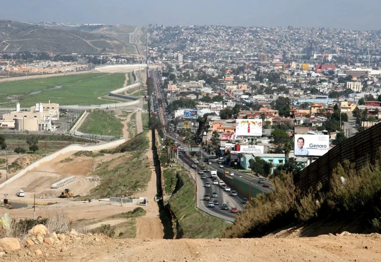 Llamamiento a la sociedad mexicana, por la emergencia climática y ecológica 3 Llamamiento a la sociedad mexicana, por la emergencia climática y ecológica