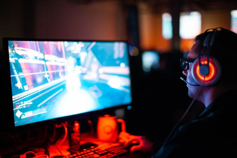¿Cómo cumplen los distintos juegos en línea con los variados gustos de tus amigos? 4 ¿Cómo cumplen los distintos juegos en línea con los variados gustos de tus amigos?
