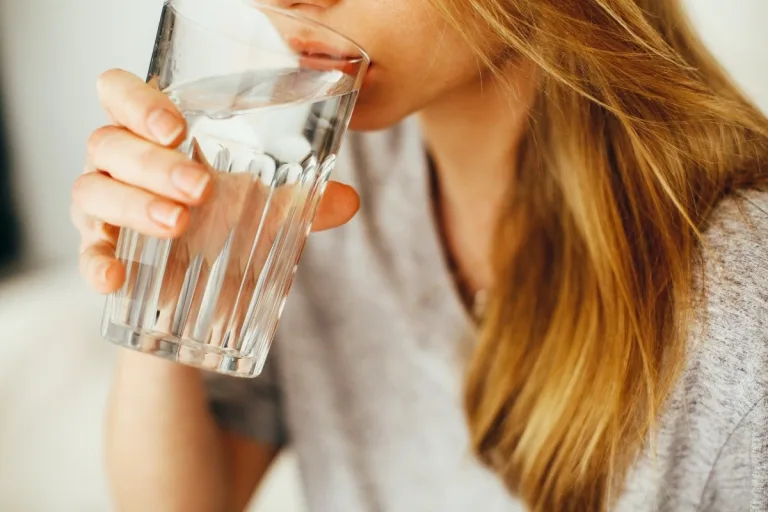 5 problemas de salud que pueden aliviar tomando más agua 2 5 problemas de salud que pueden aliviar tomando más agua