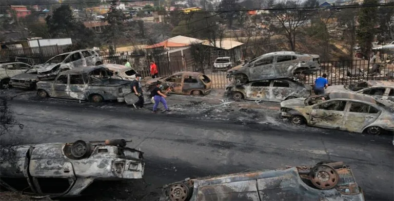 Mortales incendios en Chile, más de 100 muertos