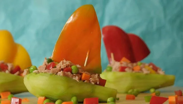 La gran experiencia de cocinar con niños pequeños 5 barquitos de verdura jpg