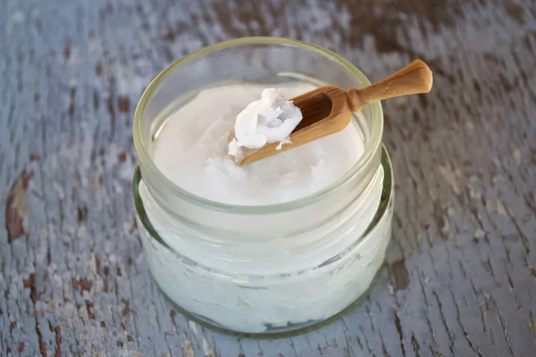 Usos y beneficios del aceite de coco en la cocina y la salud 1 Usos y beneficios del aceite de coco en la cocina y la salud