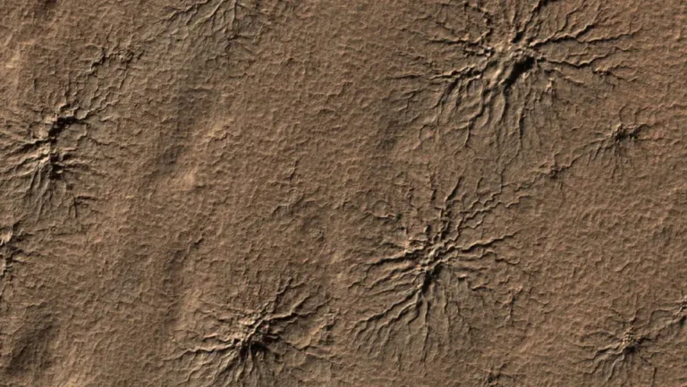 Las misteriosas 'Arañas' de Marte reproducidas en la Tierra 1 Las misteriosas ‘Arañas’ de Marte reproducidas en la Tierra