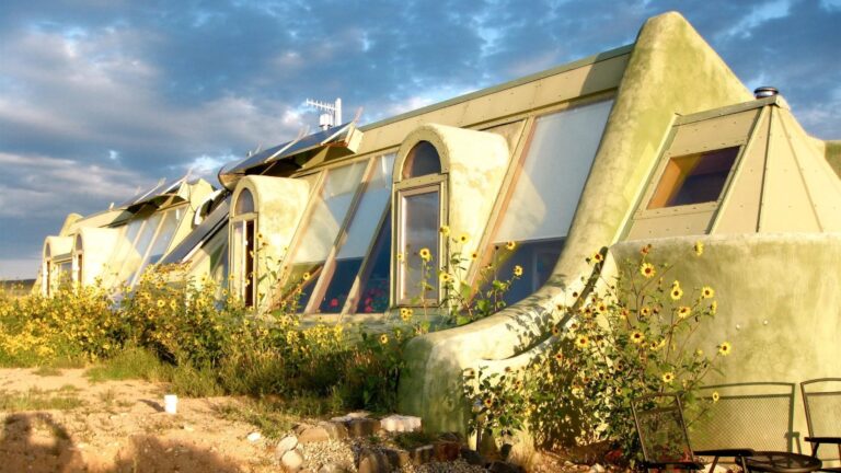 Earthship, o cómo una vivienda de 40 años puede salvar a México de un planeta hirviendo 10 Earthship, o cómo una vivienda de 40 años puede salvar a México de un planeta hirviendo