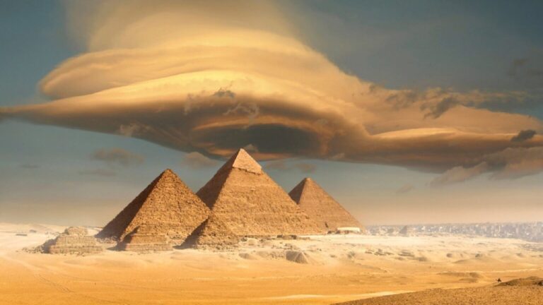 La pirámide más grande de Egipto está emitiendo una energía peculiar: esto podría ser el fin de la tecnología fotovoltaica 3 La pirámide más grande de Egipto está emitiendo una energía peculiar: esto podría ser el fin de la tecnología fotovoltaica