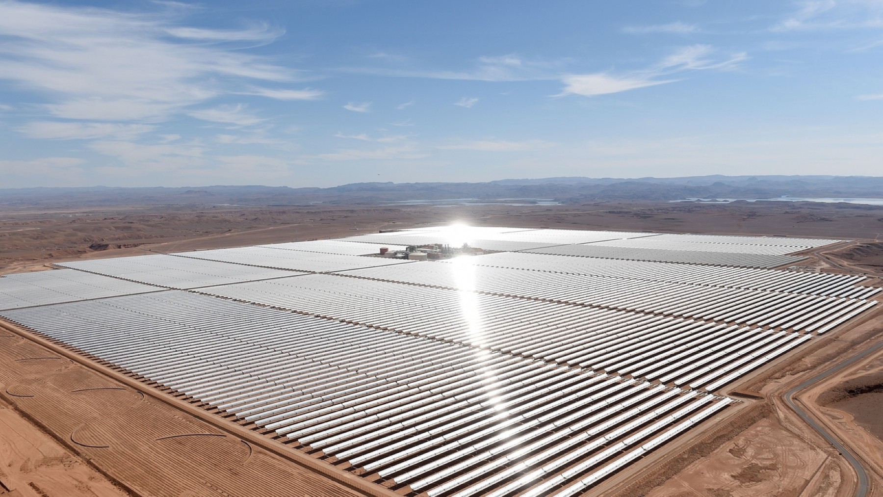 La planta solar más grande de la historia, escondida en este desierto: es el doble que Manhattan
