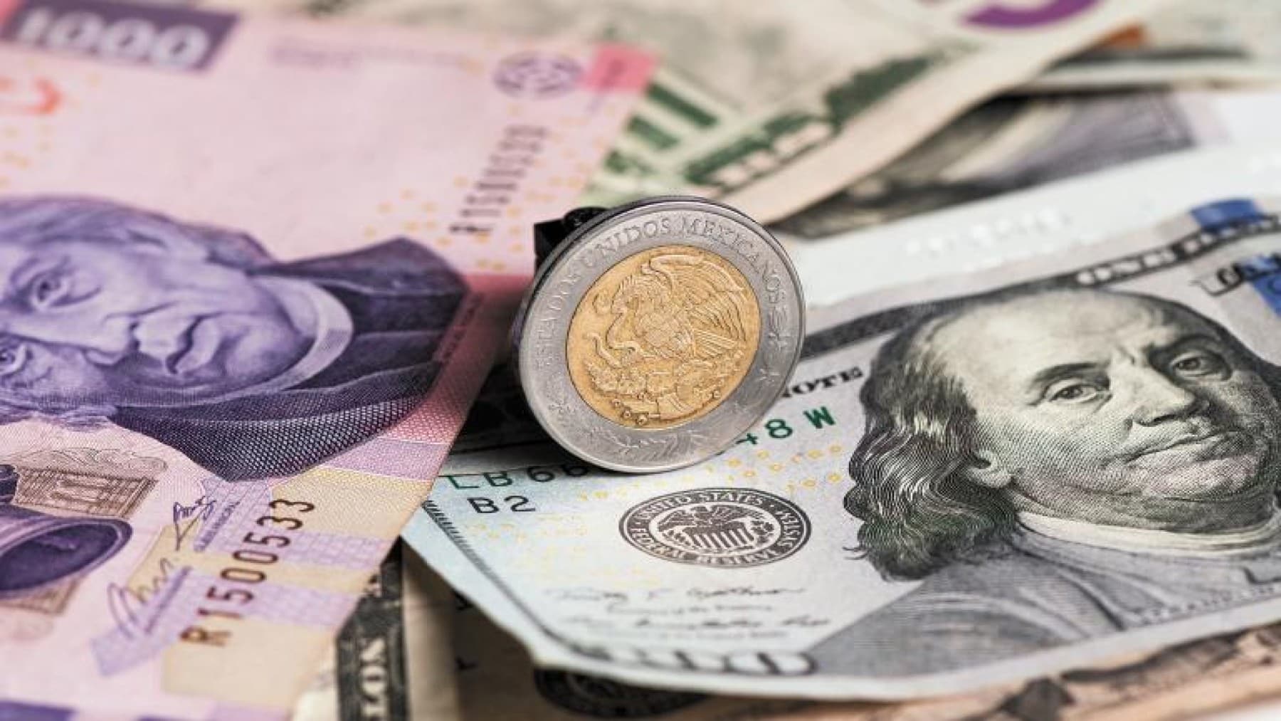 El peso acumula una caída semanal del 1.97% tras los aranceles de Trump