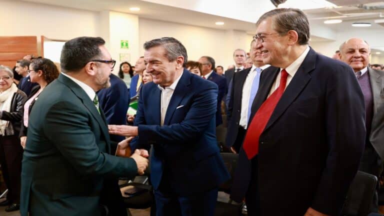 Crisis de empleo: menos del 30% de los graduados encuentra trabajo en su área 7 Crisis de empleo: menos del 30% de los graduados encuentra trabajo en su área