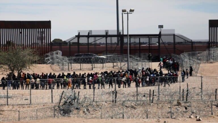 Detenciones y desmantelamiento de "Nidos de Halcones" en la frontera 2 Detenciones y desmantelamiento de «Nidos de Halcones» en la frontera