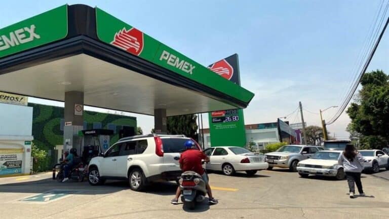 PAN presenta en el Senado proyecto para reducir la gasolina