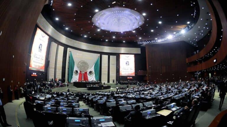 Diputados aprueban ley contra cambios a la Constitución 3 Diputados aprueban ley contra cambios a la Constitución