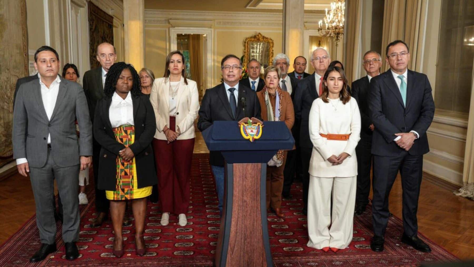 Renuncia parte del gabinete de Petro. Fuertes críticas al gobierno de Colombia