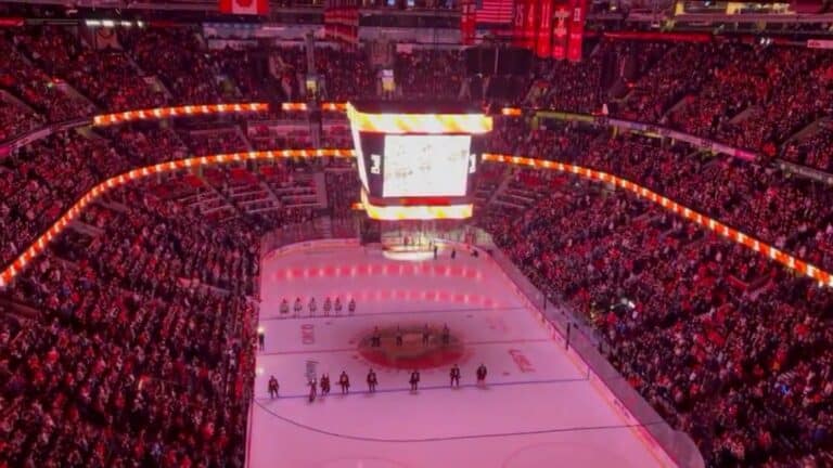 Tensión en la NBA: Himno de EEUU fue abucheado por canadienses 10 Tensión en la NBA: Himno de EEUU fue abucheado por canadienses