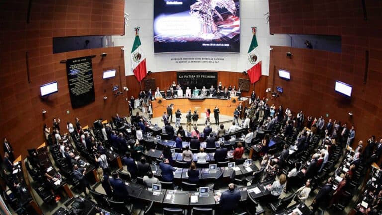 Diputados aprueban en comisiones el dictamen contra la no reelección 2 Diputados aprueban en comisiones el dictamen contra la no reelección