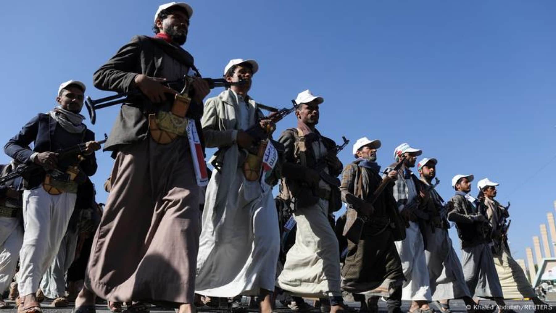 Los hutíes de Yemen responden al ataque de EEUU y lanzan 18 misiles