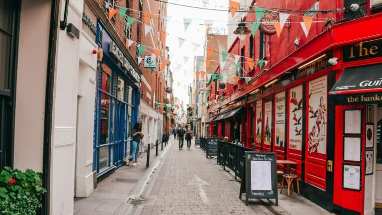 Visa Working Holiday Irlanda: Guía con plazos y todas las claves para 2025 5 Visa Working Holiday Irlanda: Guía con plazos y todas las claves para 2025