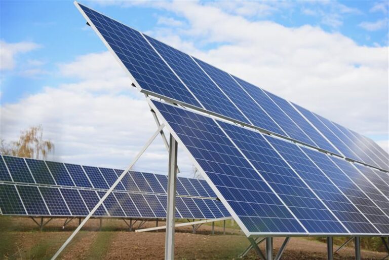 La evolución de la energía solar en 2025: soluciones eficientes y económicas para proyectos a gran escala 2 La evolución de la energía solar en 2025: soluciones eficientes y económicas para proyectos a gran escala