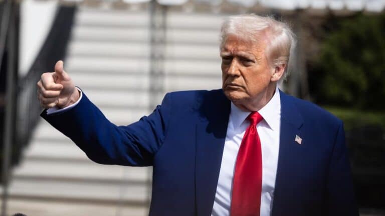 EE.UU. podría elevar aranceles a China al 50 %, según propuesta de Trump 2 EE.UU. podría elevar aranceles a China al 50 %, según propuesta de Trump