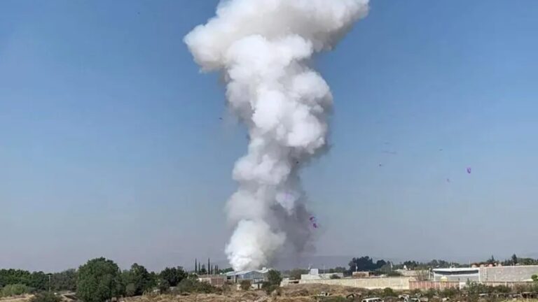 Explosión en almacén de pólvora deja dos personas fallecidas en la ciudad de Mazatlán 5 Explosión en almacén de pólvora deja dos personas fallecidas en la ciudad de Mazatlán