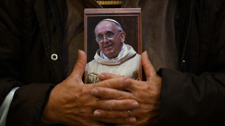 Tras la muerte del Papa Francisco, Italia decreta luto nacional por cinco días 8 Tras la muerte del Papa Francisco, Italia decreta luto nacional por cinco días