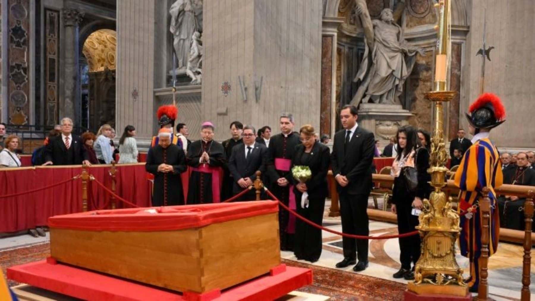 El estricto protocolo para el funeral de Francisco: dónde se ubicarán los líderes