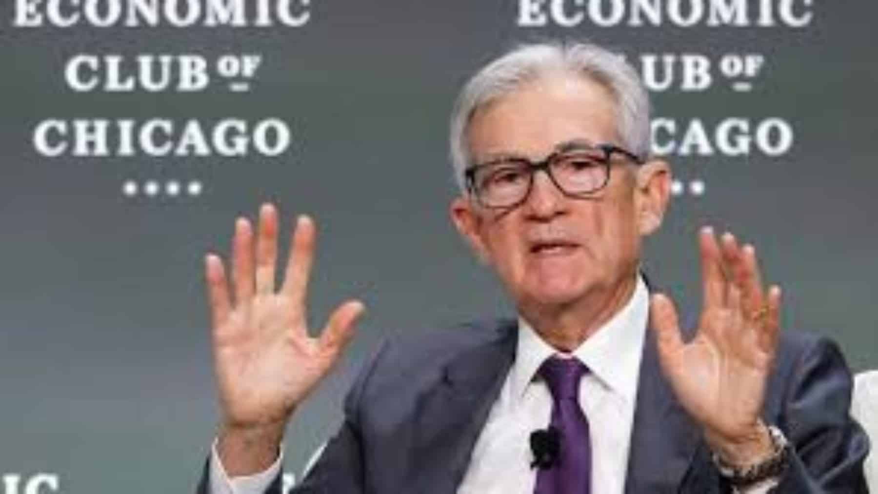 Trump analiza retirar a Powell de la FED