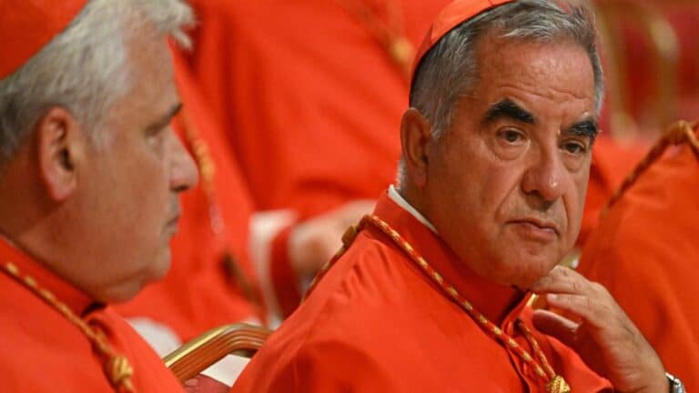 Tensión en el cónclave: un cardenal quiere votar pese a la orden de Francisco 2 Tensión en el cónclave: un cardenal quiere votar pese a la orden de Francisco