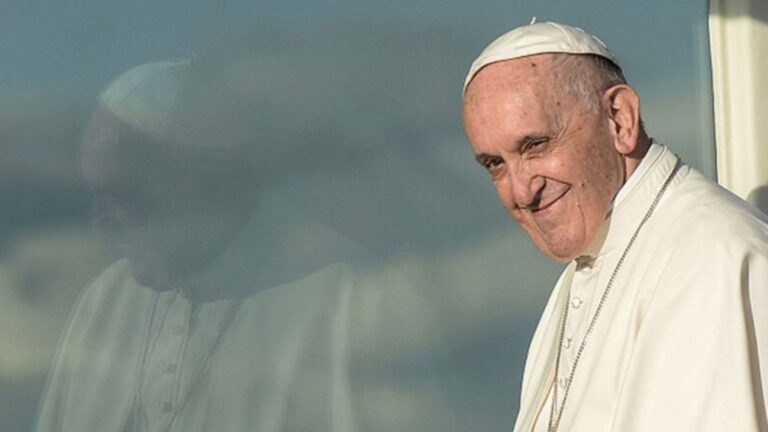 Papa Francisco muestra su humildad en "Esperanza" 7 Papa Francisco muestra su humildad en «Esperanza»
