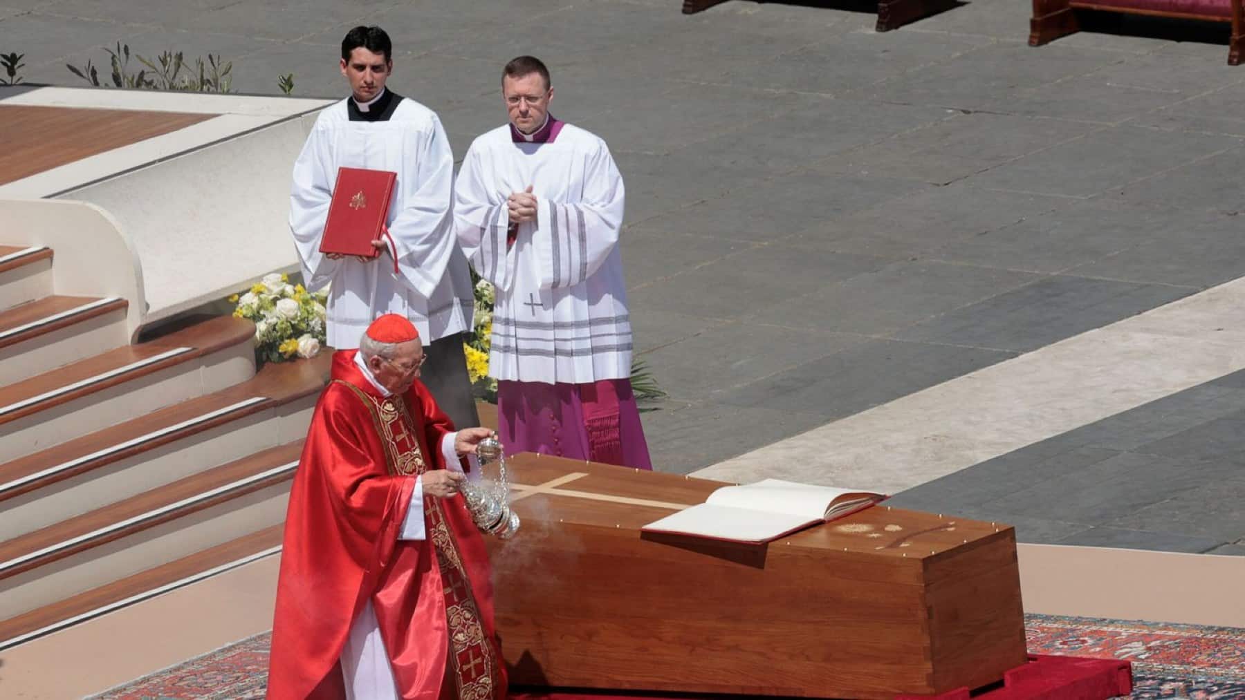 Más de 400.000 personas despidieron al Papa Francisco en el Vaticano