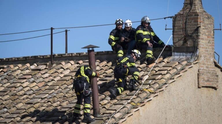 El proceso detrás de las fumatas: tradición y significado en el cónclave 1 El proceso detrás de las fumatas: tradición y significado en el cónclave