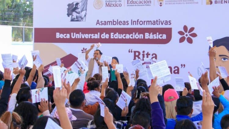 Beca Rita Cetina en vacaciones