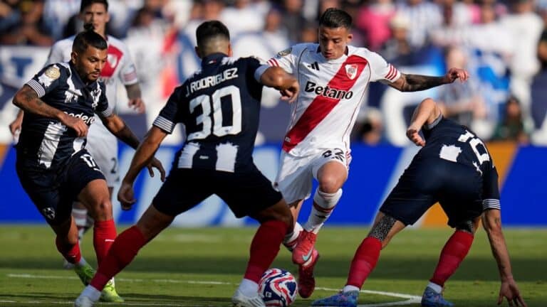 Mundial de Clubes: River y Monterrey no se sacaron ventaja y el grupo E se definirá en la última fecha 10 Mundial de Clubes: River y Monterrey no se sacaron ventaja y el grupo E se definirá en la última fecha