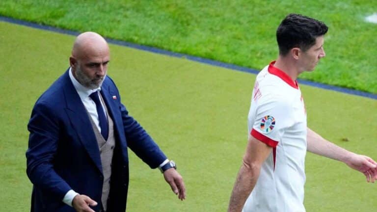 Disputa con Lewandowsky deja a selección de Polonia sin DT 2 Disputa con Lewandowsky deja a selección de Polonia sin DT