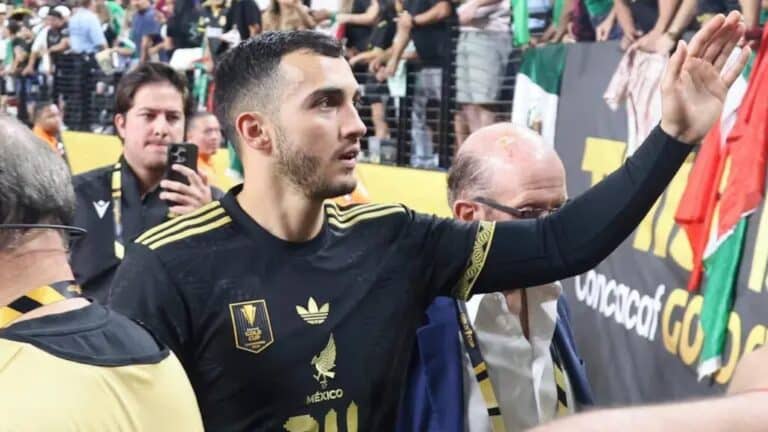 Fecha de cirugía de Luis Chávez: el mediocampista a quirófano tas la lesión en Copa Oro 3 Fecha de cirugía de Luis Chávez: el mediocampista a quirófano tas la lesión en Copa Oro