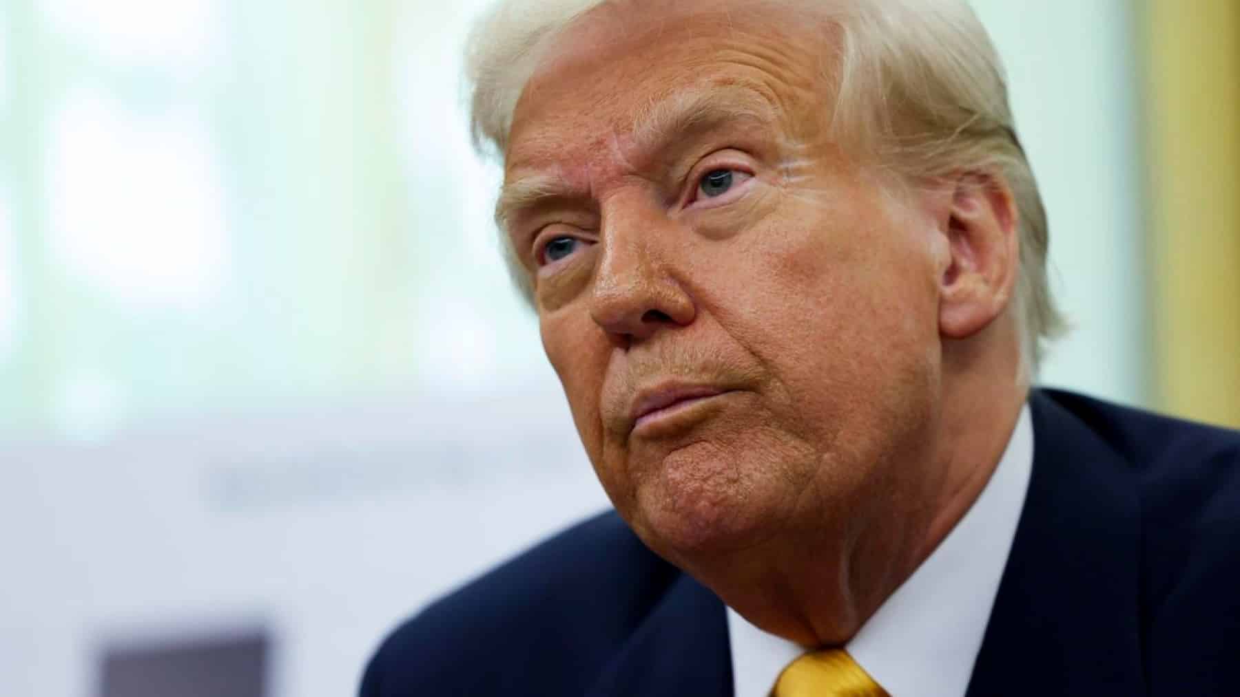 En la cumbre, Trump dejó a Zelensky y a los líderes de la UE para hablar con Putin