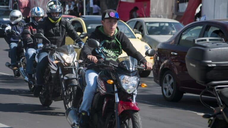 Miles de motos no podrán circular en Edomex: Deben realizar este trámite obligatorio 5 Miles de motos no podrán circular en Edomex: Deben realizar este trámite obligatorio