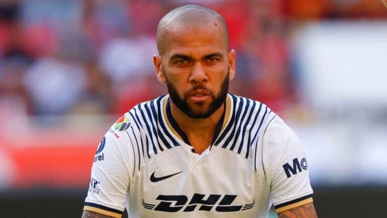 Fallo del tribunal deportivo a favor de Pumas, Dani Alves indemnizará al equipo